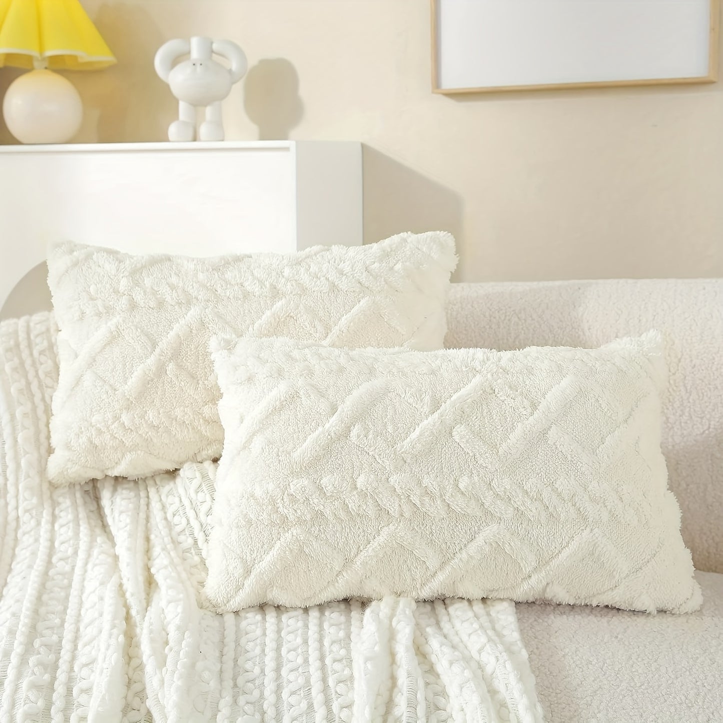 Kissenhülle mit geometrischem Muster – Weiche Plüsch-Oberfläche mit Reißverschluss