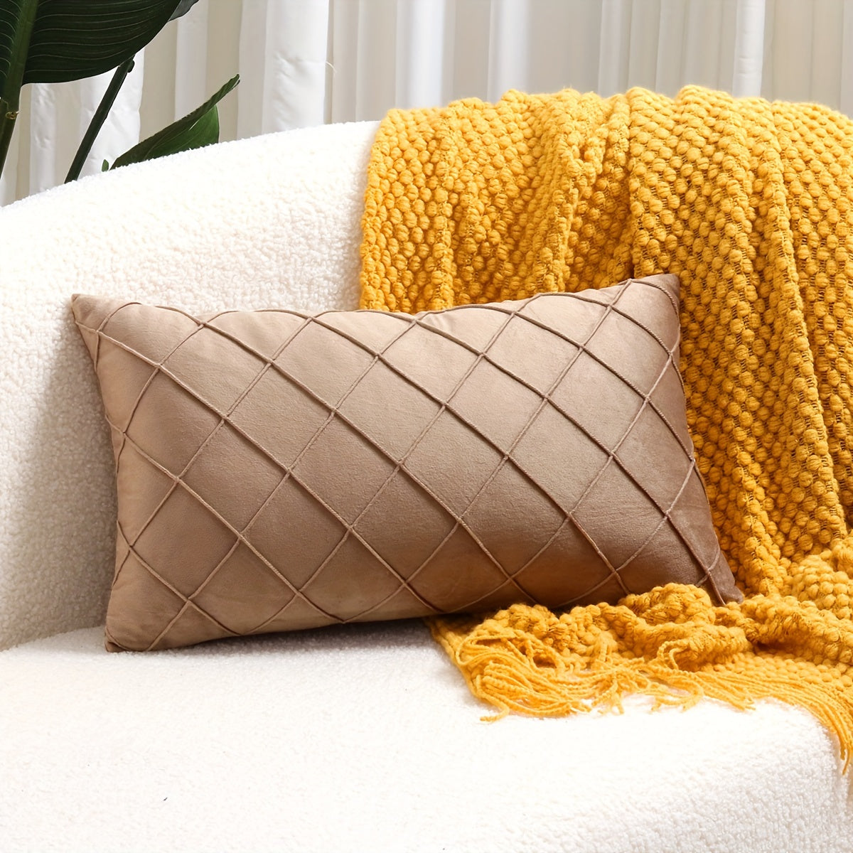 Dekorative Kissenhülle mit modernem Diamantmuster